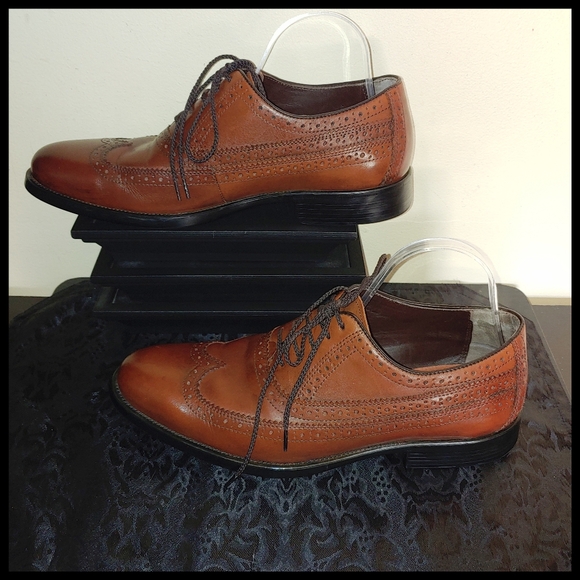Johnston & Murphy Cognac Wingtip - Picture 2 of 11